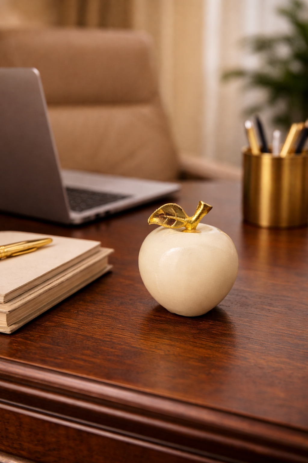 Onyx Apple – Handcrafted Decorative Accent